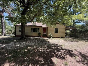 Building Photo - 2312 N Centennial St