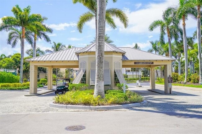 Building Photo - 7 Royal Palm Way