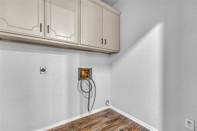 Building Photo - 2805 Shiloh Ln