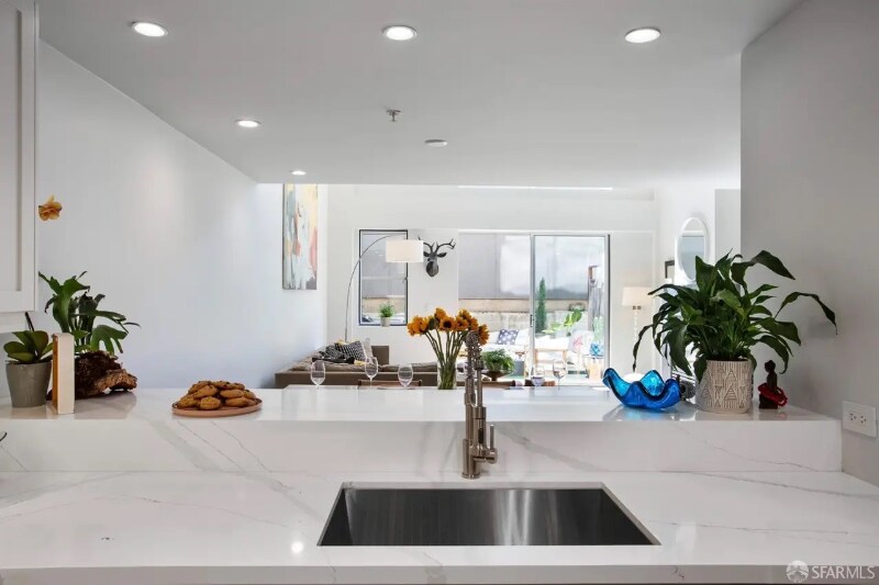 Building Photo - 2412 Harrison St