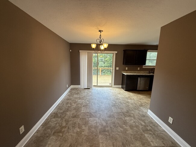 Building Photo - 113 Grassmire Dr