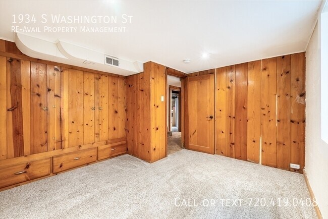 Building Photo - 1934 S Washington St