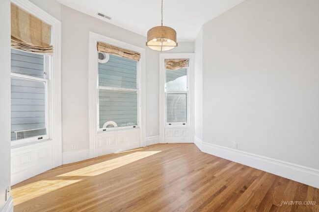 Building Photo - 860 Waller St