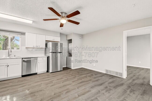 Building Photo - 2460 E Willamette Ave
