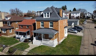 Building Photo - 700 Ravenswood Ave