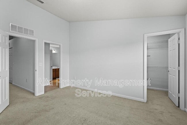 Building Photo - 6881 Woody Vine Dr