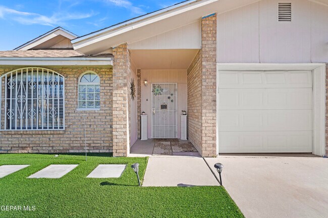 Building Photo - 9304 W Osborne Rd