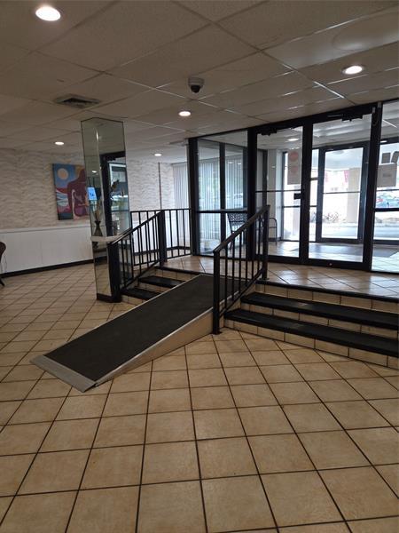 Building Photo - 4158 Inverrary Dr