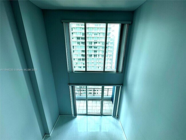 Building Photo - 60 SW 13th St