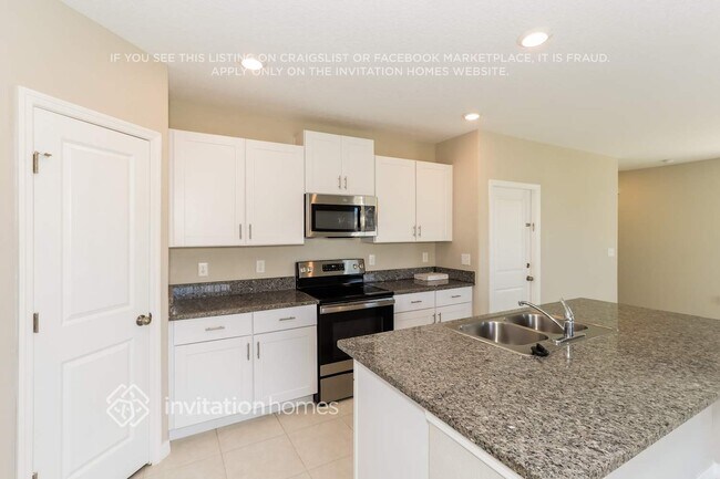 Building Photo - 2206 Treesdale Ave