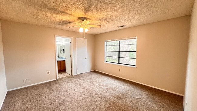 Building Photo - Lovely 3 bedroom, 2 bath in Deltona