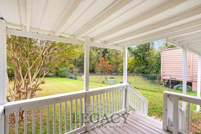 Building Photo - 100 Sadler Ct