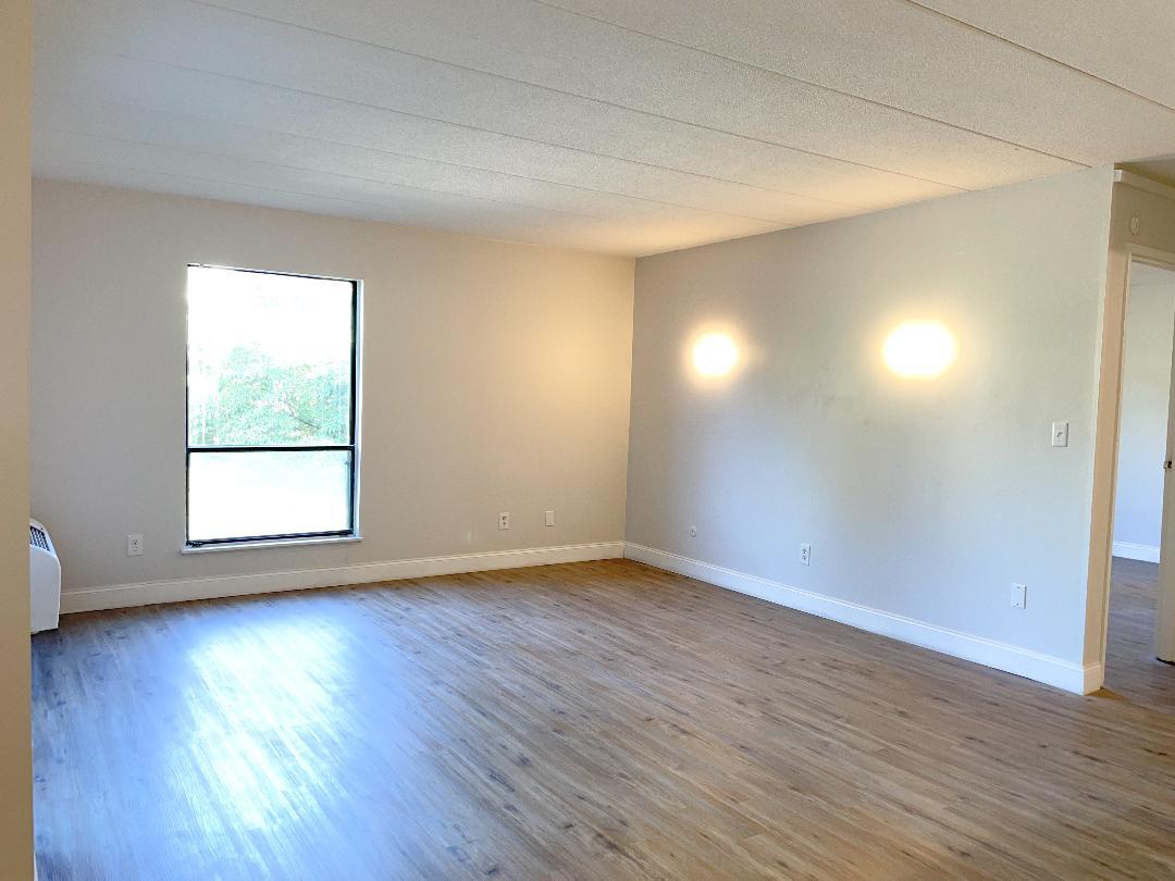 Building Photo - 147 Turner Rd