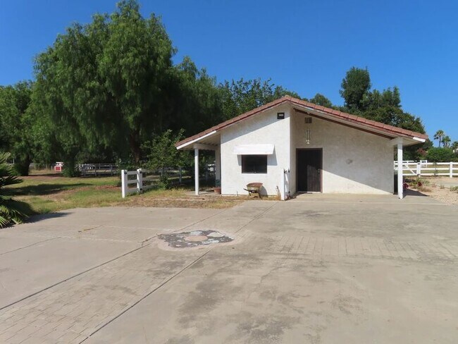 Building Photo - 29710 Vallejo Ave