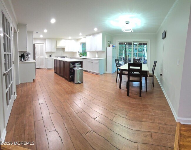 Building Photo - 19 Monterey Dr