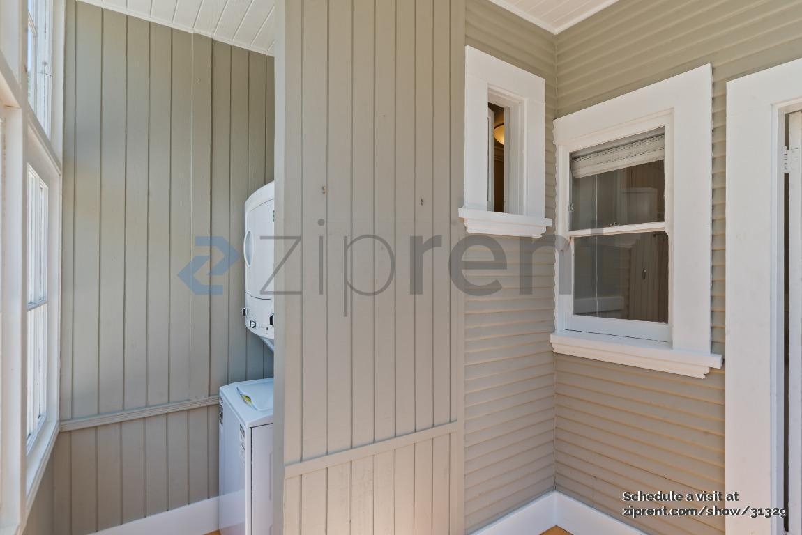 Building Photo - 216 Emerson St