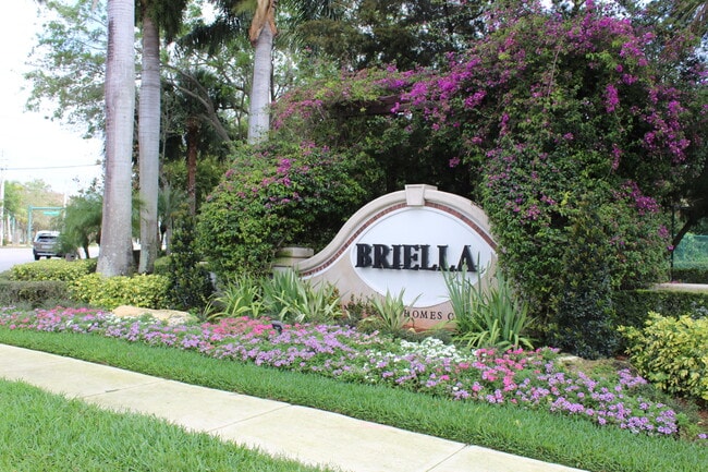 Building Photo - 7417 Brielle Dr