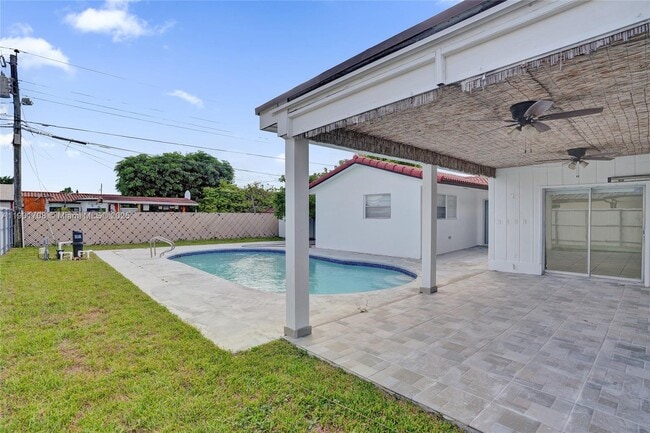 Building Photo - 5750 NW 111th St