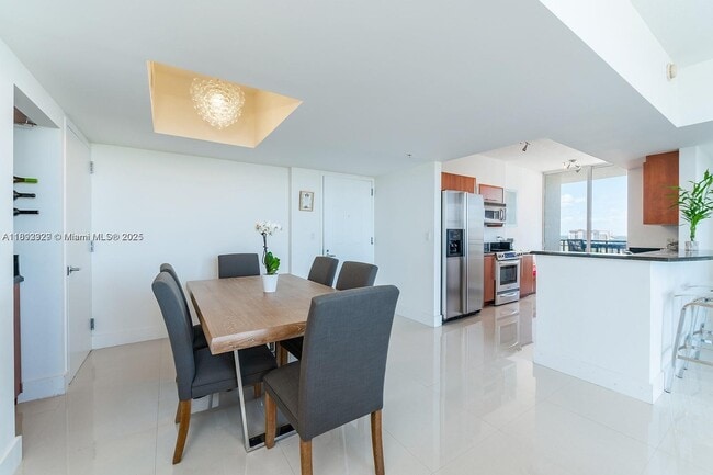 Building Photo - 3232 SW 22nd St