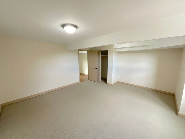 Building Photo - 5 Bedroom Home, 4.61 Acres, Available Near W Woodmen Rd & Westwood Rd!