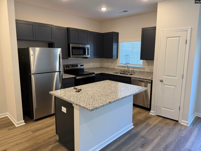 Building Photo - 2053 Armada Rd