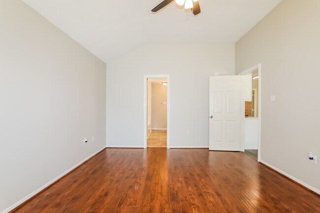 Building Photo - 7122 Woodland Oaks