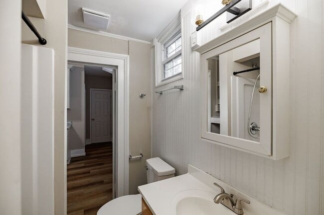 Building Photo - 185 Bloomfield St