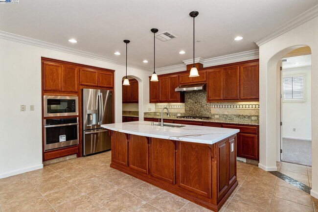 Building Photo - 2131 Chamomile Ct