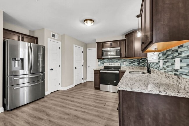 Building Photo - 1197 Old Charlotte Trace