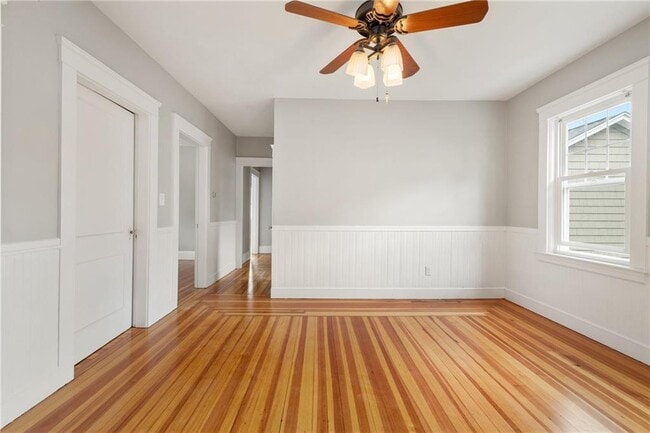 Building Photo - 113 Maple Ave