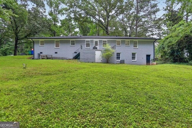 Building Photo - 2495 Whites Mill Rd