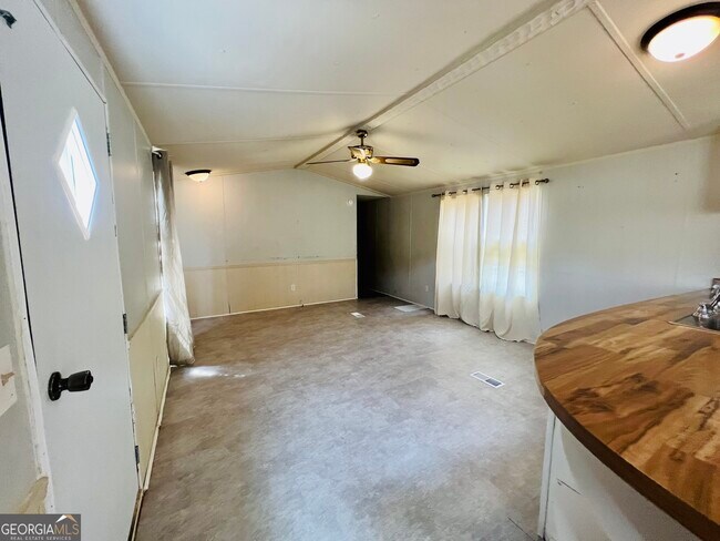 Building Photo - 2830 Greensboro Rd