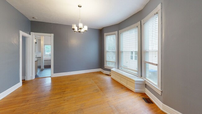 Building Photo - Four Bedroom Historic Clifton Gem!