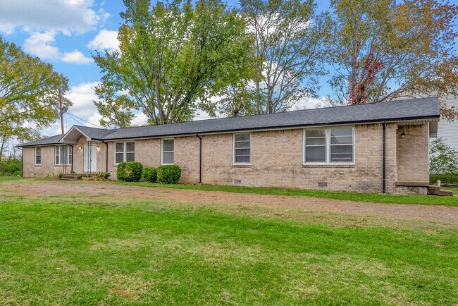 Building Photo - 125 Tandy Dr