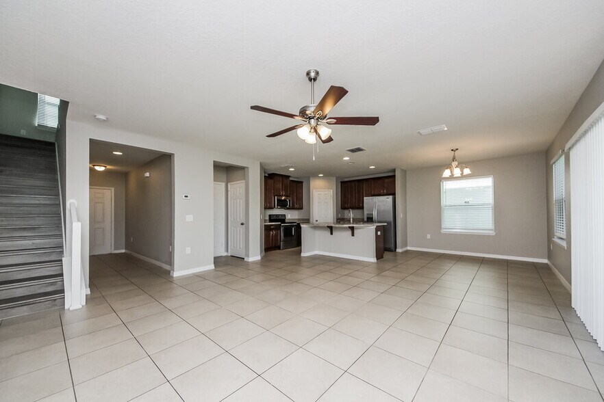 Building Photo - 3171 Turret Dr