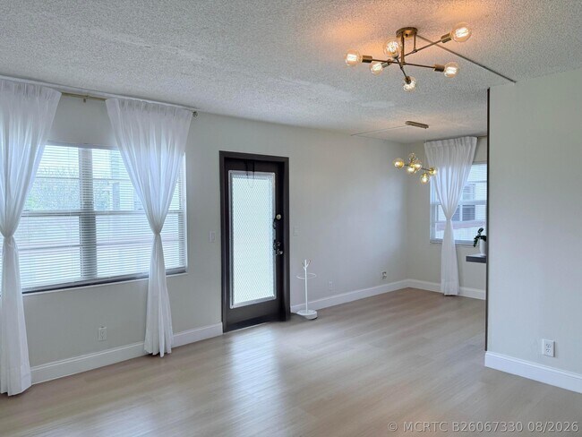 Building Photo - 9774 Glades Rd