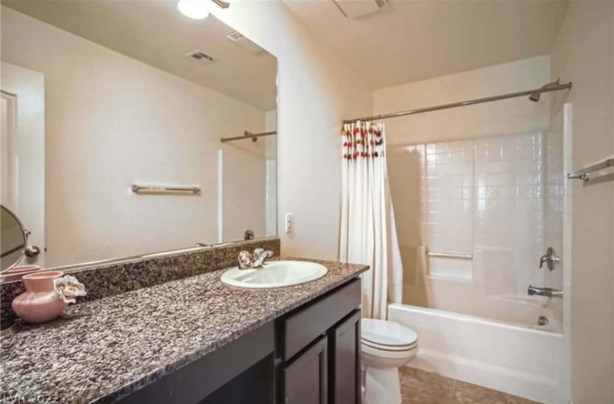 Building Photo - 7468 Morisset Ave