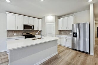 Building Photo - 2221 Horseshoe Ln