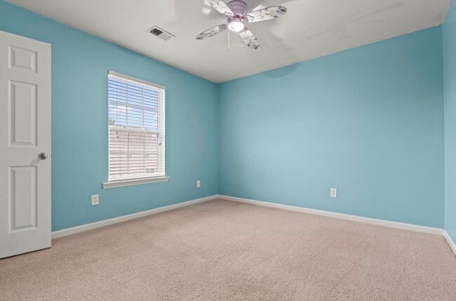 Building Photo - 1825 Polaris Dr