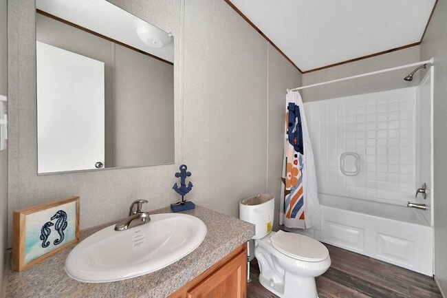 Building Photo - 376 W Buell Dr
