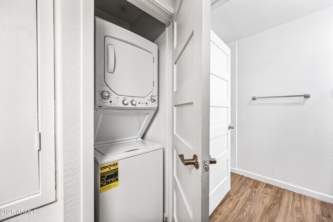 Building Photo - 3065 N 67th Ave