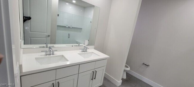 Building Photo - 5004 Jones Dr