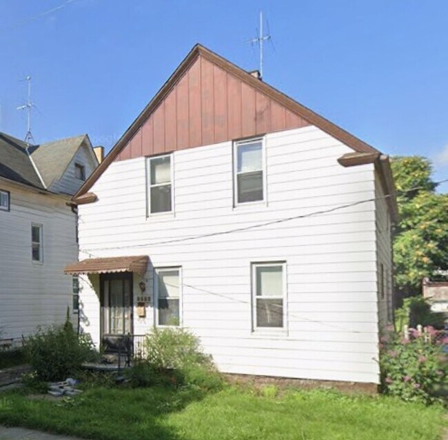 Building Photo - Clark / Fulton Area - 3 Bedrooms - 1 Bath - Single Family Home