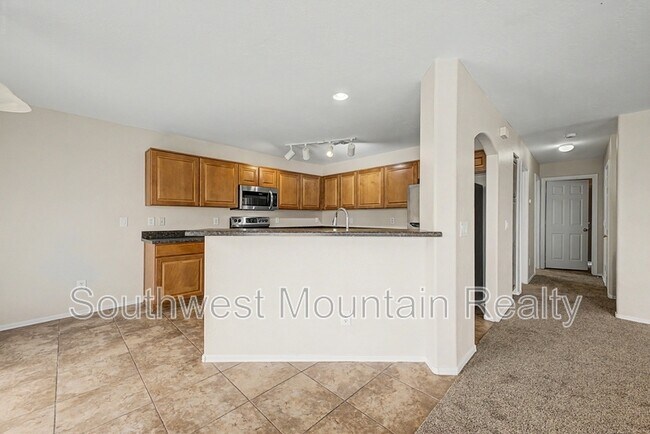 Building Photo - 1399 E Saguaro Trail