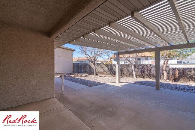 Building Photo - Spacious 3 Bedroom Single-Level Home in Bl...