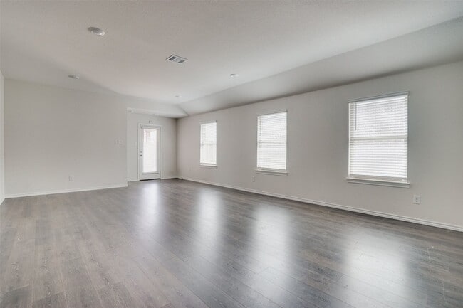 Building Photo - 106 Gallant Fox Ln