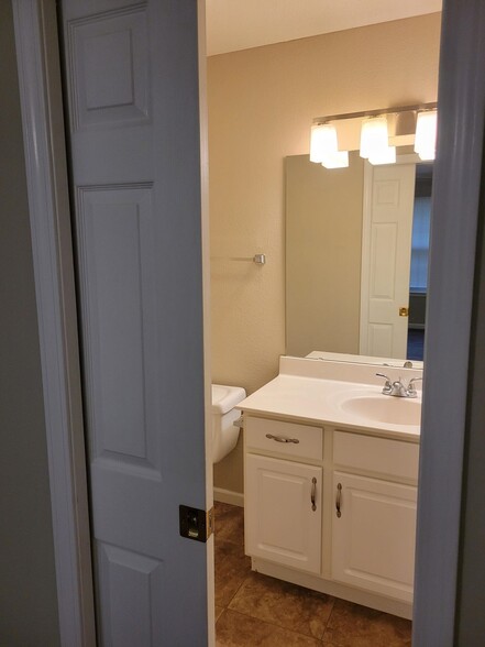 Building Photo - 428 Orchard View Ct