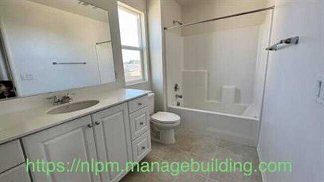 Building Photo - 13328 Hyacinth Ct