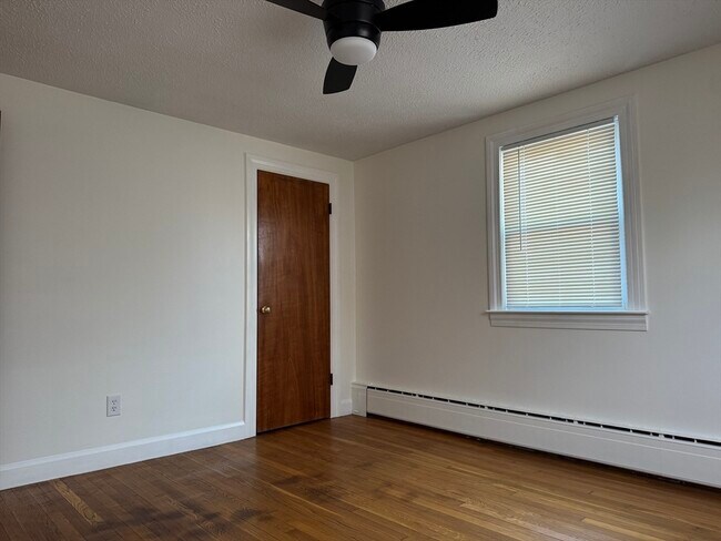 Building Photo - 173 Pleasant St