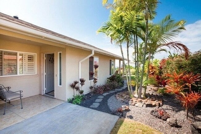 Building Photo - UNFURNISHED 3/2 PRIVATE HOME WITH OCEAN VIEW! AVAILABLE NOW!